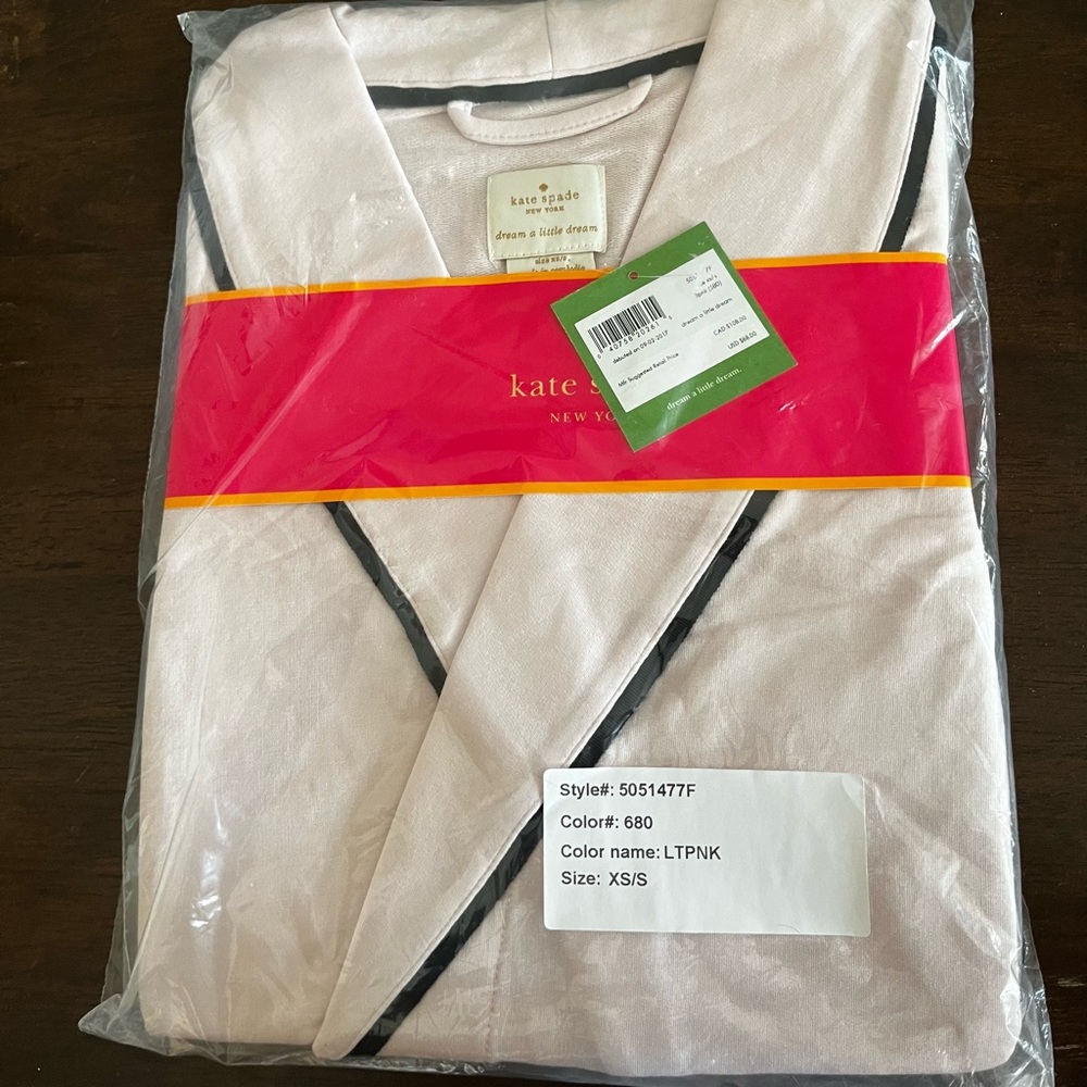 Kate Spade Short Robe. NWT Still in packaging! Light pink, size XS/S